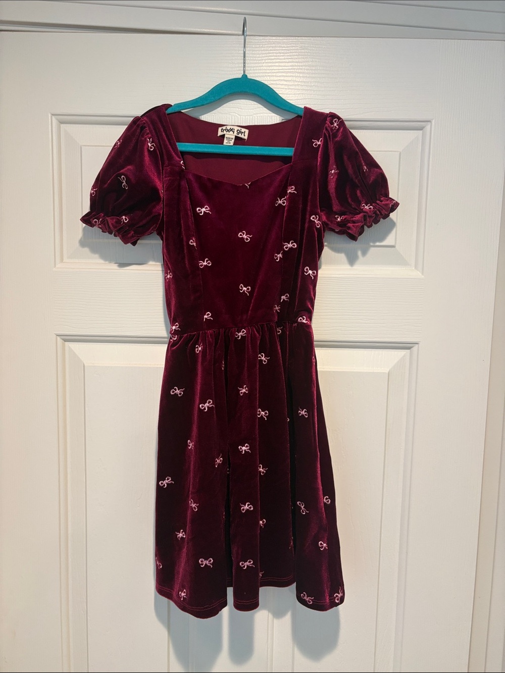 Trixxi Burgundy Velvet Bow-Appliqué Puff Sleeve Dress